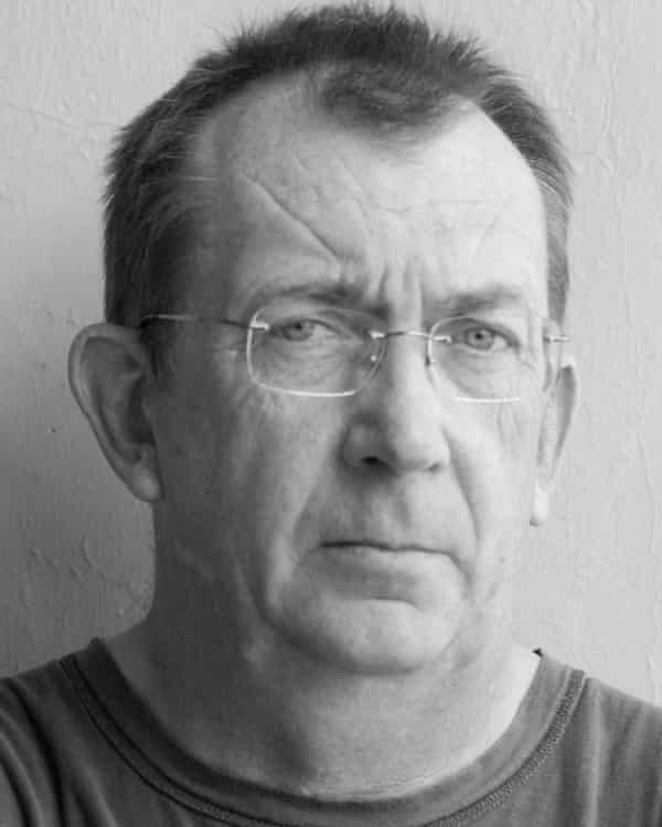 dramaturgul Ron Hutchinson