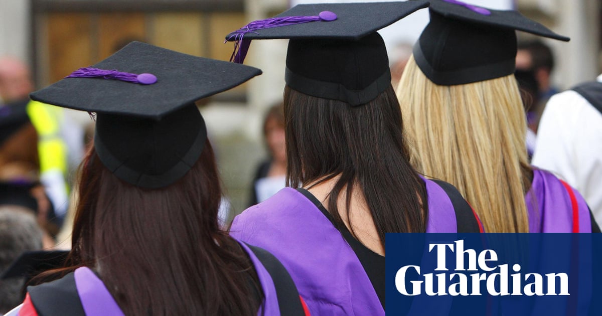 Universities oppose plan for student cap and loans in England