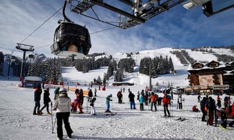 French ski resorts risk becoming hooked on artificial snow