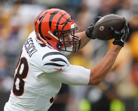 Mike Gesicki catches a Joe Burrow pass to put the Bengals back in front.