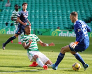 Christopher Jullien of Celtic shoots.
