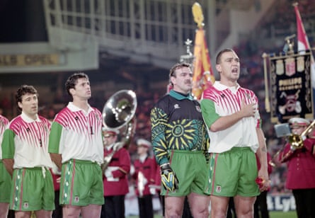 Dean Saunders, Gary Speed, Neville Southall and Vinnie Jones prepare to be defeated 7-1 by Netherlands.