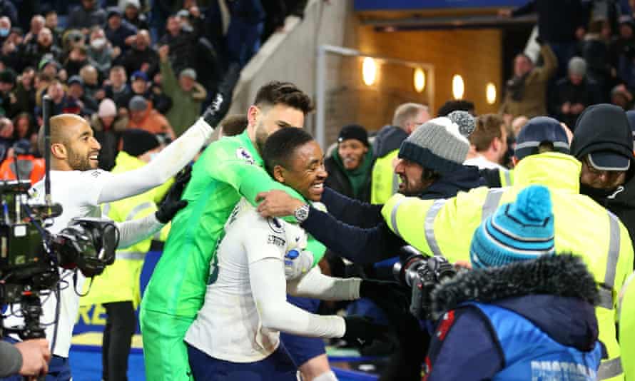 Steven Bergwijn celebrates with the Spurs fans