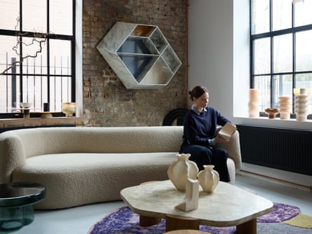 هارريت في متجر مونولوج