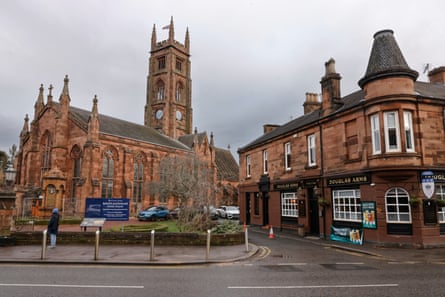 A church and a pub in Bothwell.