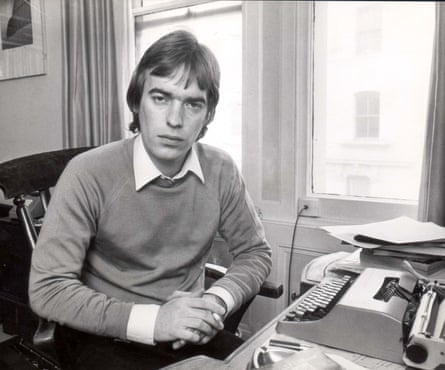 Martin Amis at his typewriter in 1981.