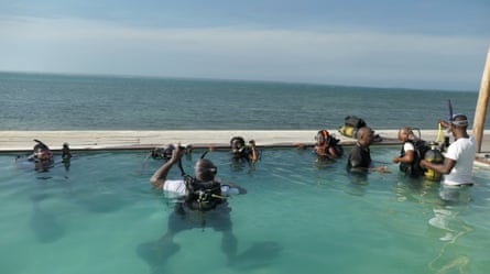 Diving With a Purpose instructor teaches students diving Ilha de Mozambique.