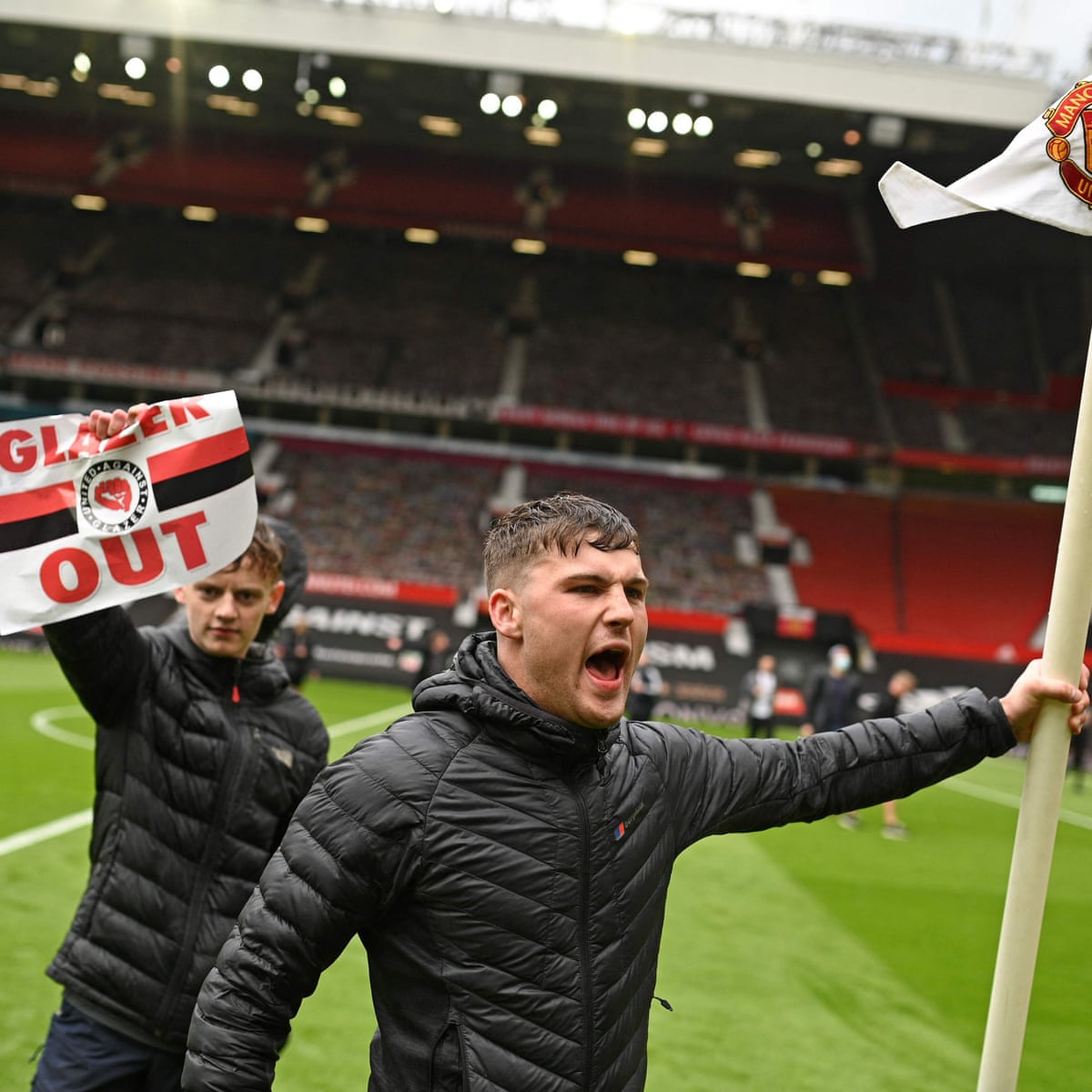 Man utd liverpool delayed