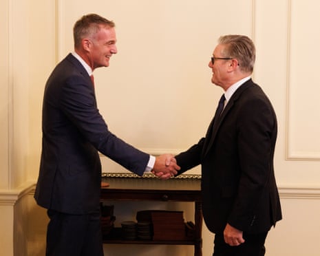 Peter Kyle and Keir Starmer shaking hands