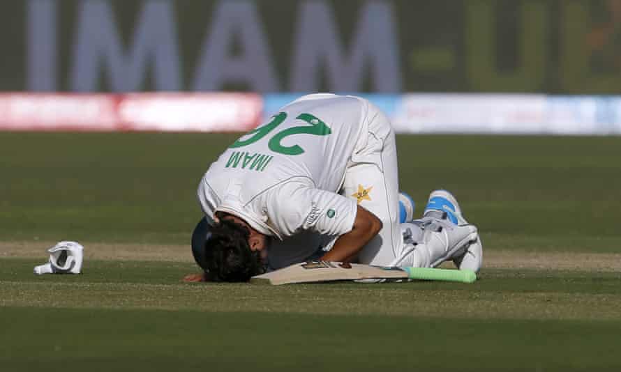 Tragedies cast shadow as Australia make poignant return to Pakistan | Cricket 2 Imam-ul-Haq kisses the ground after scoring a century for Pakistan
