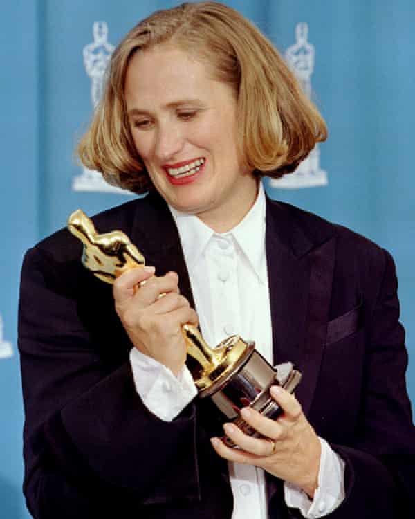 Jane Campion with her Oscar in 1994.