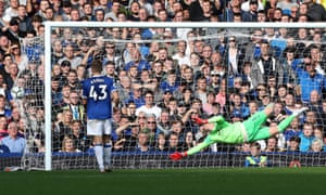 Pickford dives in vain.