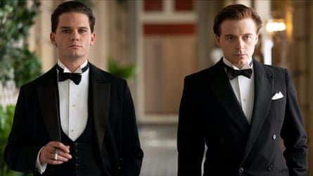 Jeremy Irvine as Ivor Novello and Jack Lowden as Siegfried Sassoon in Benediction (2021)