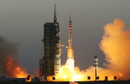 china long march 2f rocket launches with humans aboard in october 2016
