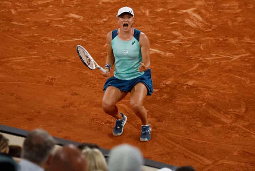 Iga Swiatek célèbre le gain du dernier point
