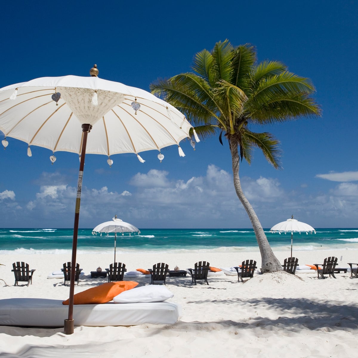 Thomas Cook To Close 21 Stores And Cut Jobs As Part Of Efficiency Plan Thomas Cook The Guardian