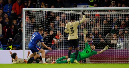 Liam Delap scores Chelsea’s third goal against Barcelona.