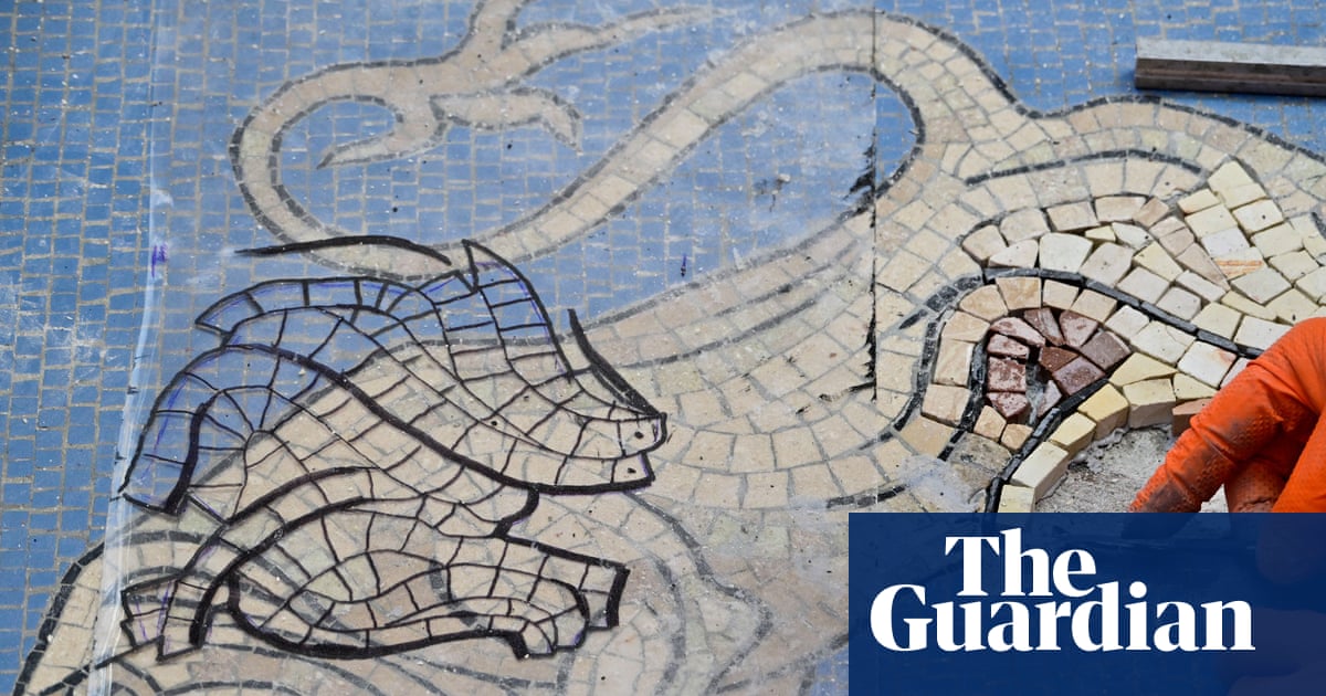 ‘What happened to the testicles?’: mockery in Milan over bull mosaic’s restoration ‘What happened to the testicles?’: mockery in Milan over bull mosaic’s restoration