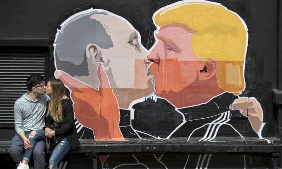 Graffiti depicting Vladimir Putin and Donald Trump