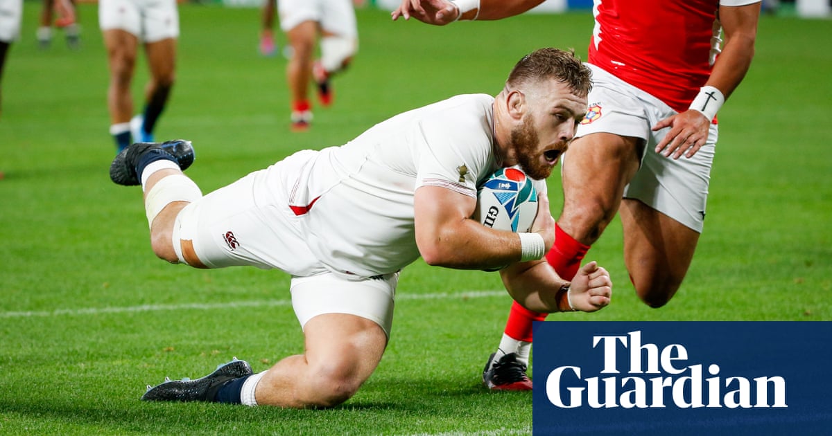 Eddie Jones says England invoked spirit of ‘Fergie time’ for bonus-point score