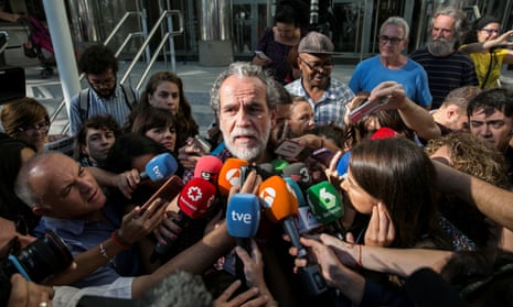Willy Toledo speaking to journalists in Madrid