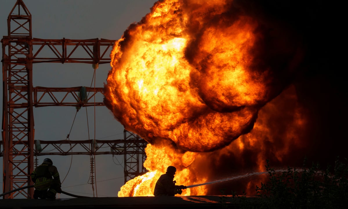 Latest Russian airstrikes on Ukraine threaten 'catastrophic power failure' | Ukraine | The Guardian