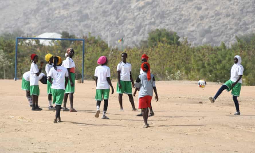 Vice-captain Fayiza (right) passes the ball towards her fellow players
