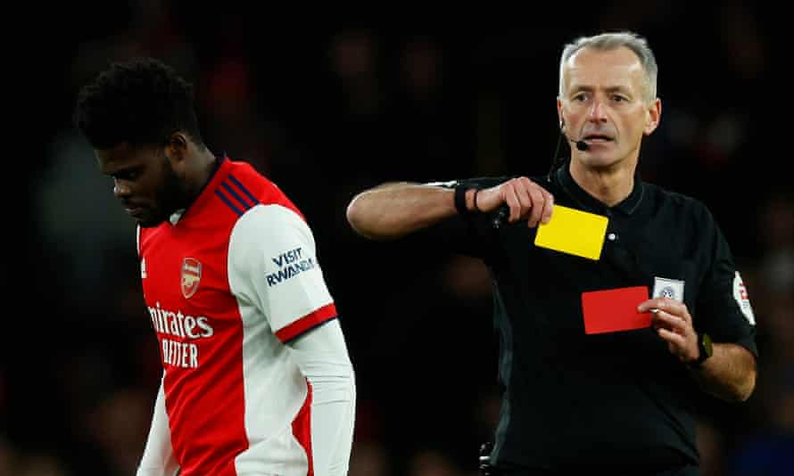 Thomas Partey’s miserable week continues as he was sent off for accruing two quick yellow cards.