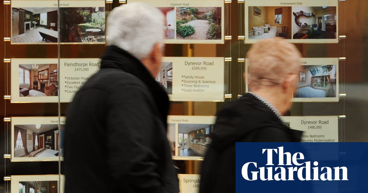 Older UK renters forced to cut back on spending as living costs soar