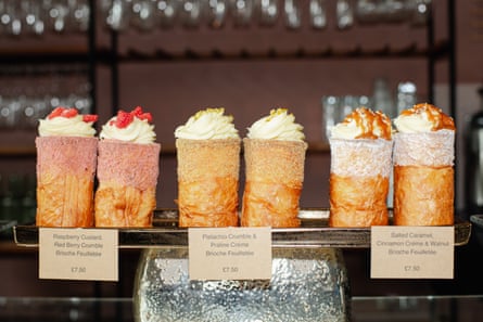 £25 لقطعة بسكويت؟ ماذا يقول لنا ازدهار المخابز الفاخرة المحير عن بريطانية £25 لقطعة بسكويت؟ ماذا يقول لنا ازدهار المخابز الفاخرة المحير عن بريطانية