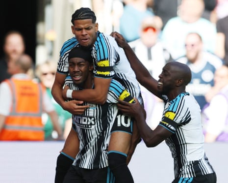 Newcastle United v Liverpool: Premier League – live