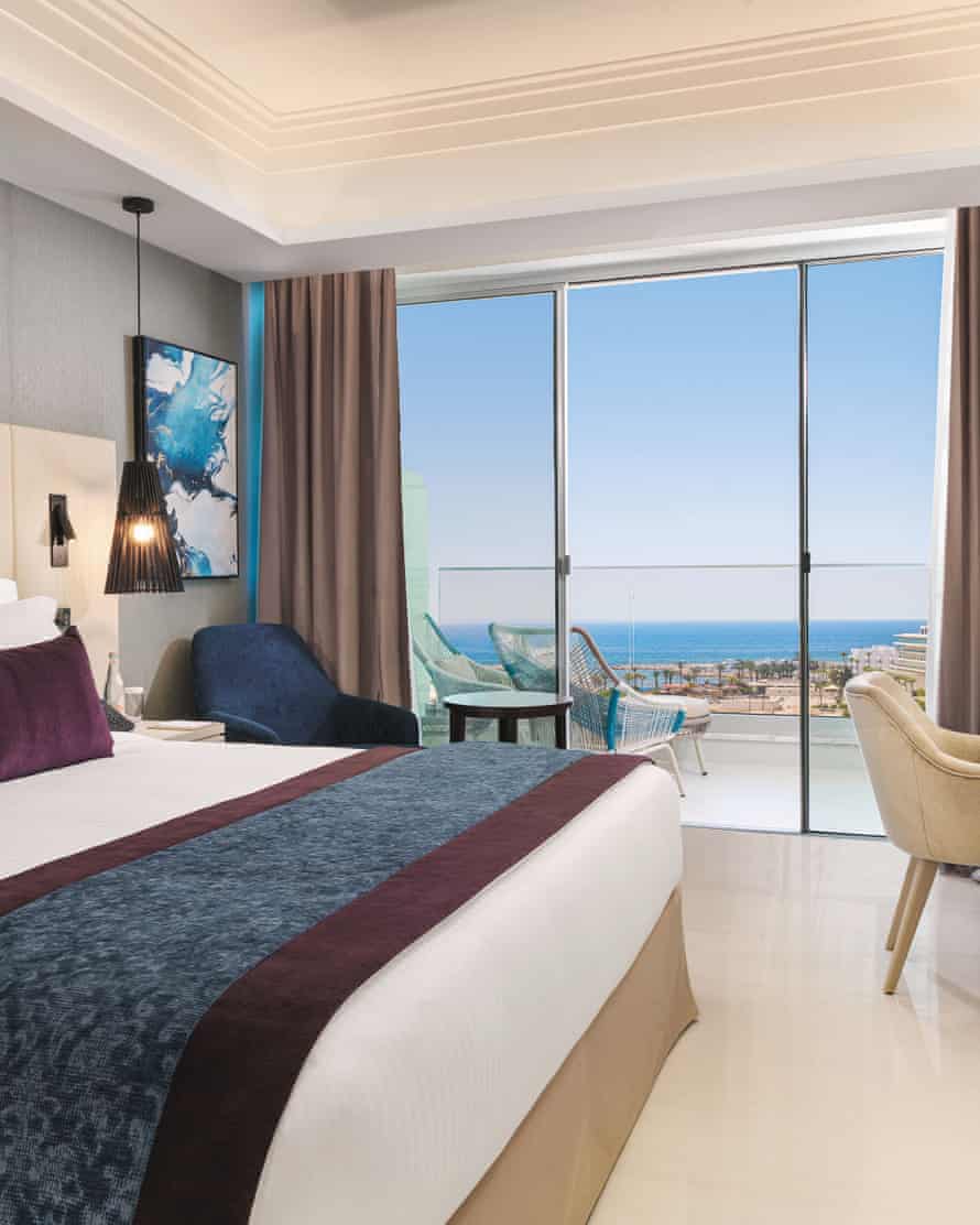 Room at Amanti MadeforTwo Hotel