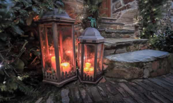 Christmas lanterns on a step