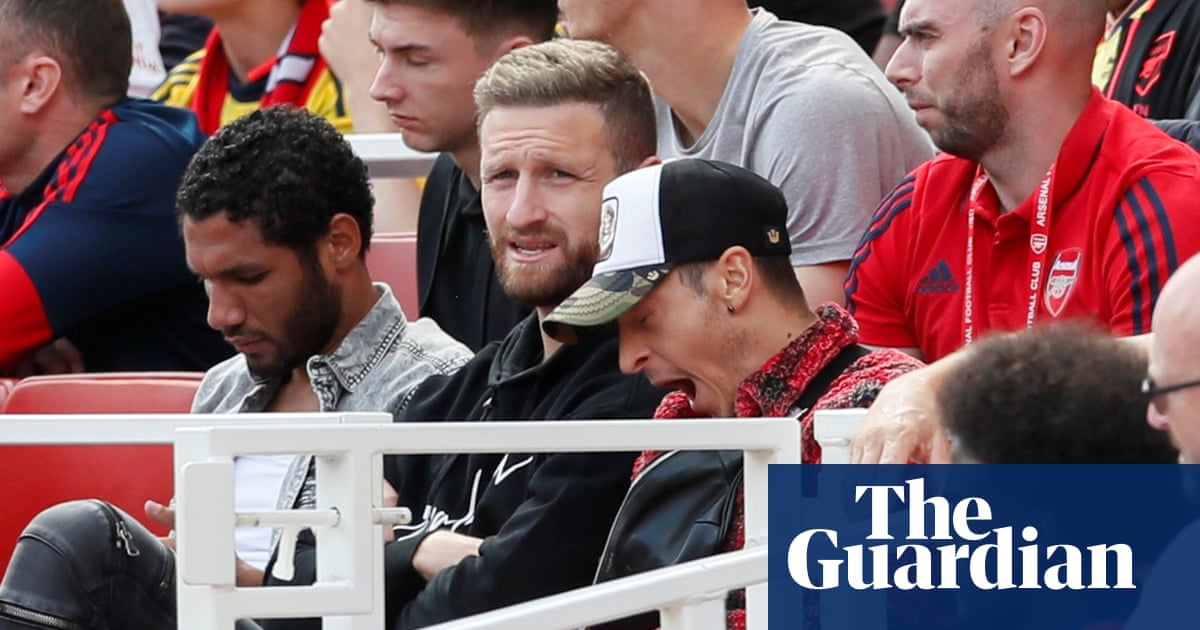 Arsenal tell Mustafi and Elneny to leave before European transfer window closes