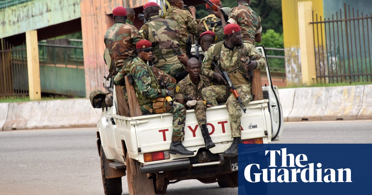 Guinean soldiers claim to have seized power in coup attempt