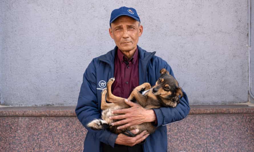 Igor Bidin i jego pies przeszli 225 km z Mariupola w bezpieczne miejsce