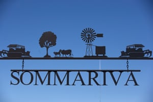 The entrance to Sommariva station.