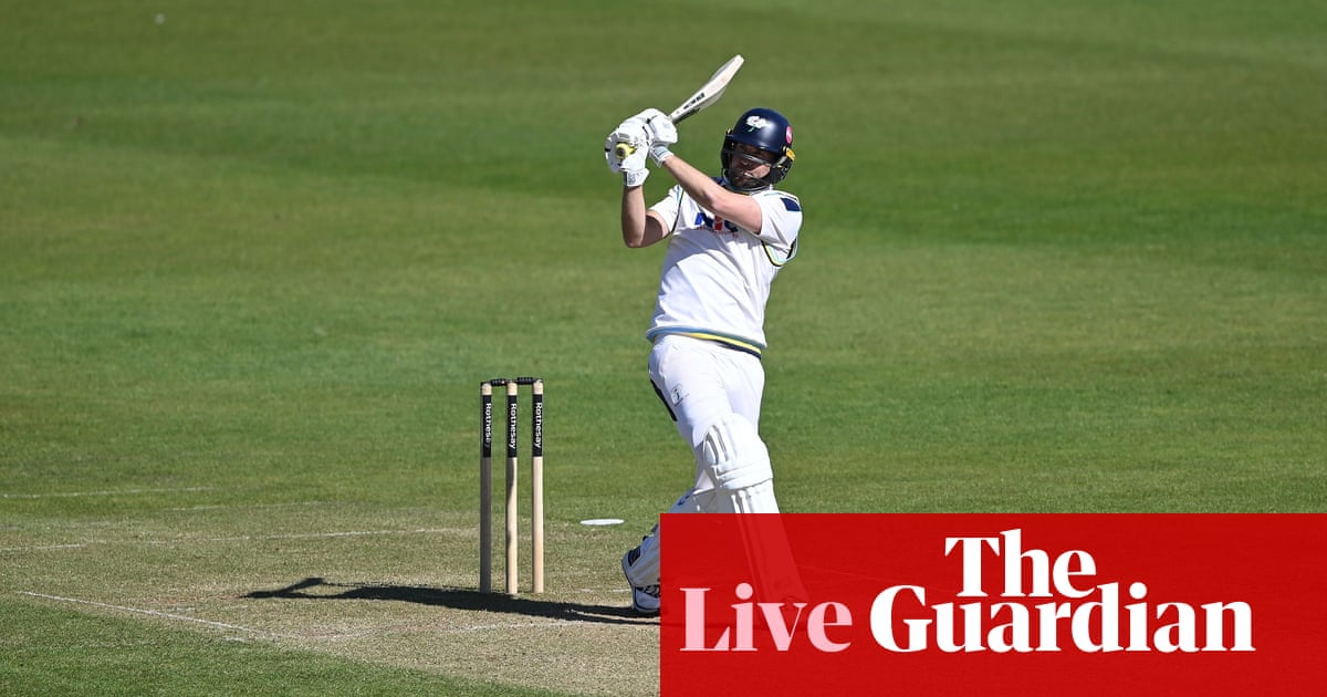 Surrey Bowled Out for 253 as Hampshire Responds in County Championship