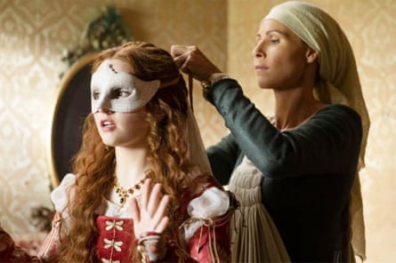 Kaitlyn Dever and Minnie Driver in Rosaline.