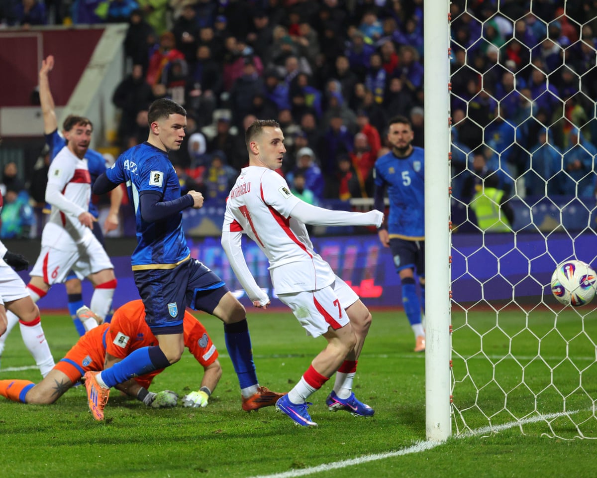 Gol de Kerem Aktürkoğlu (Foto: Armando Babani/UEFA/Getty Images)