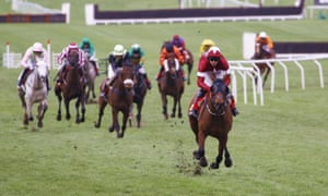 El doble ganador de Grand National Tiger Roll y Keith Donoghue ganaron fácilmente la Glenfarclas Cross Country Chase durante el Festival del año pasado