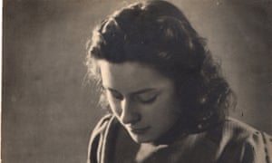 Freddie Oversteegen in 1943, when her innocent appearance made her an invaluable resistance fighter.