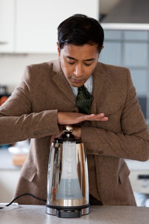 Rhik Samadder with the EcoLogyk kettle