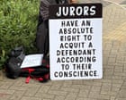 Advogado de direitos humanos enfrenta acusação de desacato ao tribunal
