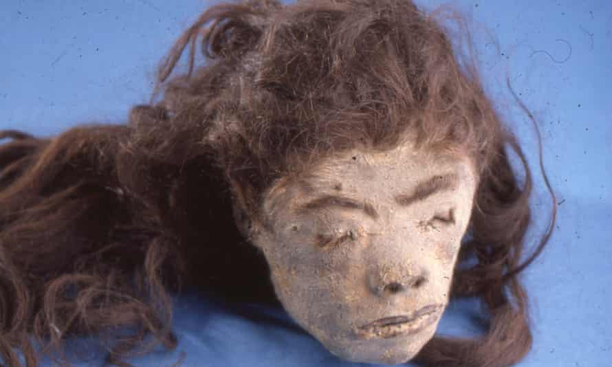 A picture of a shrunken head from Calvin Wells’s slide collection.