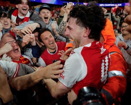 Declan Rice celebrates with Arsenal fans