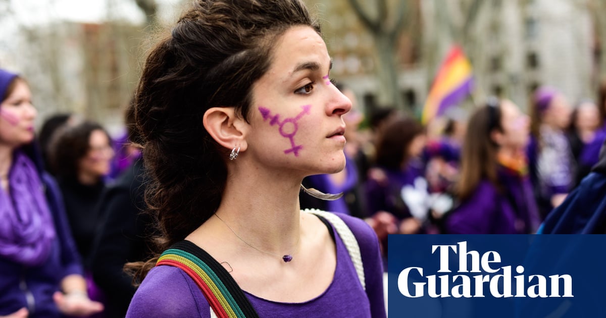 Spain to ease abortion limits for over-16s and allow menstrual leave
