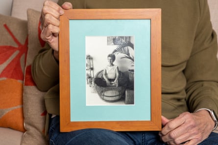 Smith with a photograph of her mother.