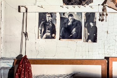 Patti’s room, 1970 ‘Both Patti’s and Mapplethorpe’s apartments made a big impression on me. Especially Patti’s. The chaos there was so real, unvarnished and yet everything in the right place. That’s how Patti was back then. In fact, though, she is a very sensitive, fragile person, but she would never let herself be broken. That’s her secret. She tells us all these stories in her songs. Mapplethorpe was quite different. What impressed me about him was his art, his erotic collages, he wasn’t taking photographs yet, but we talked almost exclusively about photography’