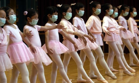 Children attend a ballet lesson during Hong Kong’s Sars outbreak in 2003.